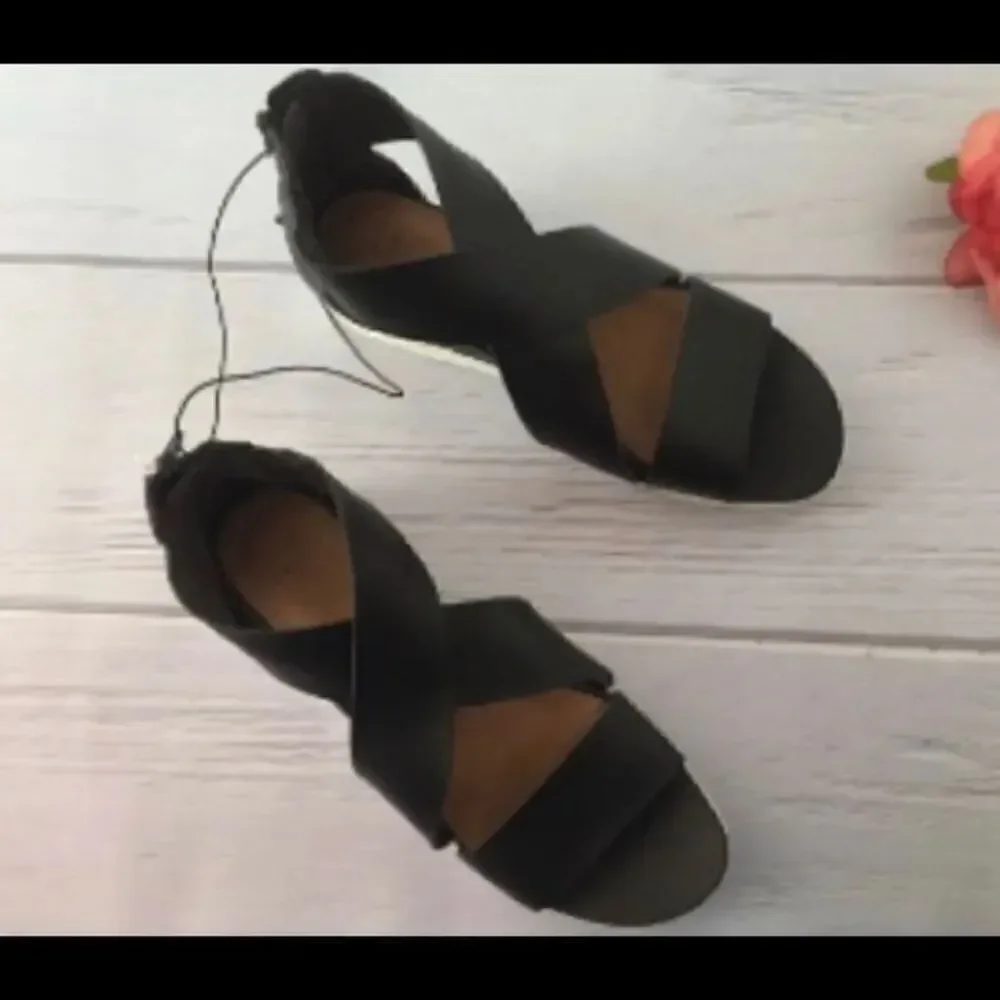 💥 A  New Day women’s Hummingbird Ankle strap Sandals Multiple